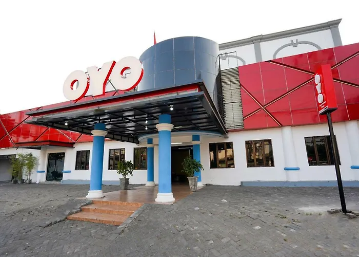 Oyo 1449 Istana Permata DinoyoHotel Surabaya